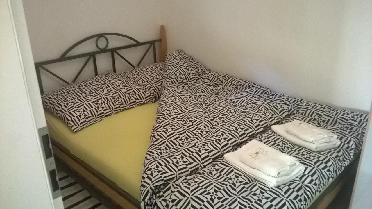 Apartman Renata Омиш Экстерьер фото