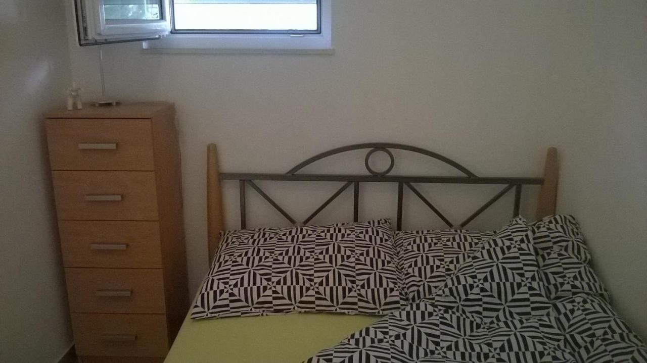Apartman Renata Омиш Экстерьер фото