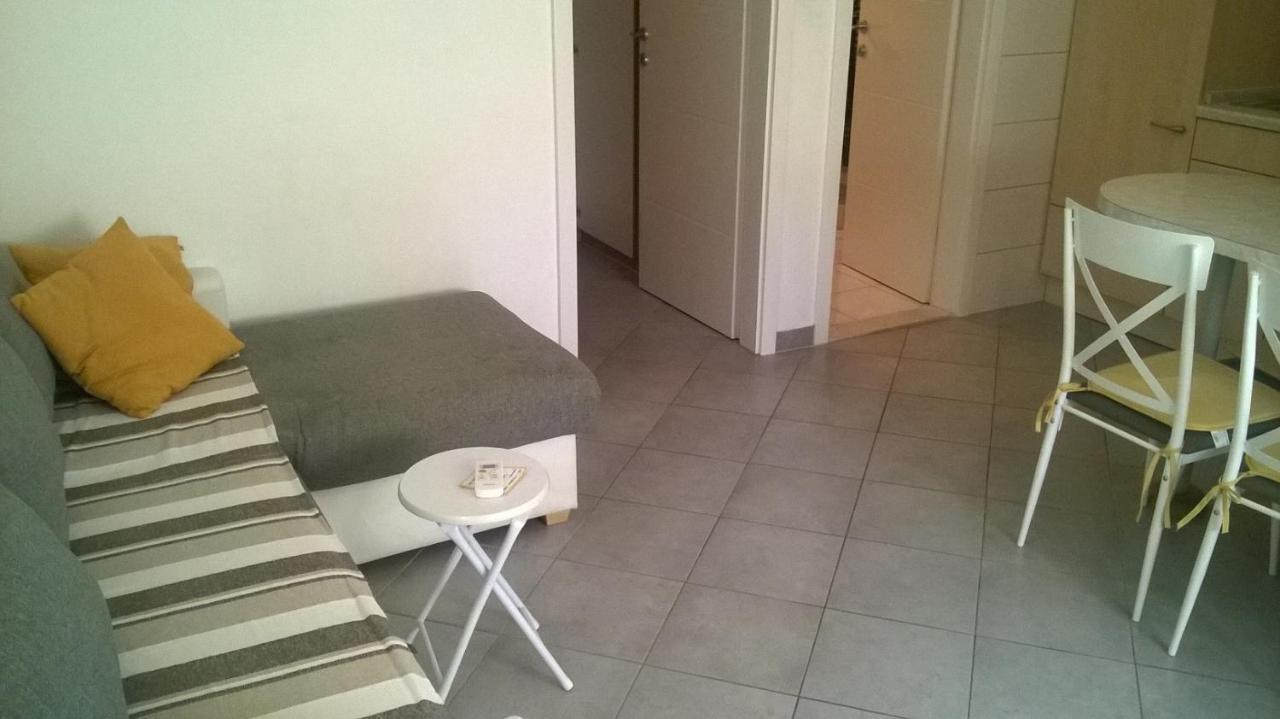 Apartman Renata Омиш Экстерьер фото