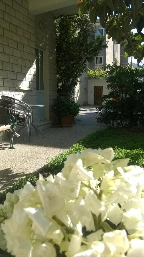 Apartman Renata Омиш Экстерьер фото